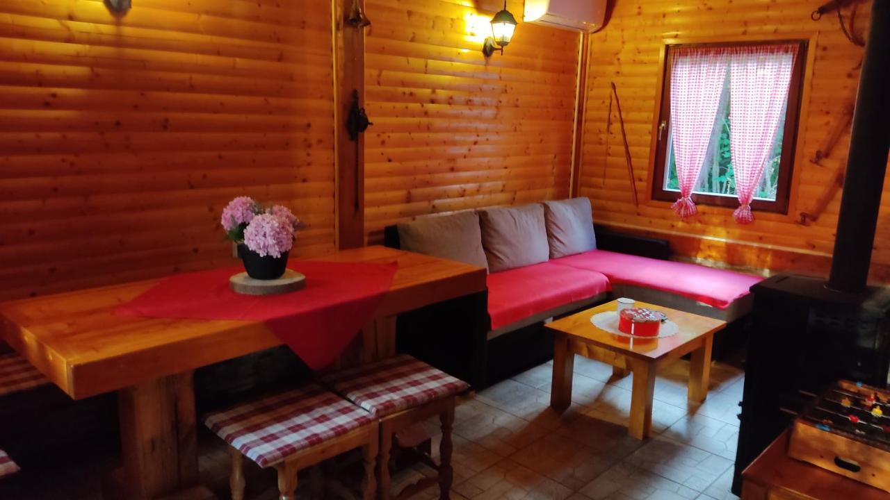 Kuca Za Odmor "Med Strmci" Villa Zlobin Екстериор снимка